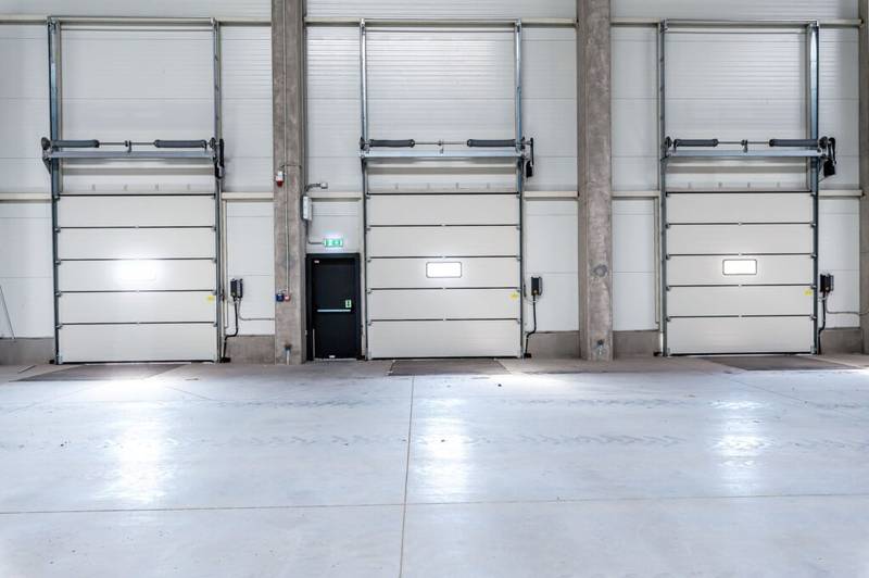 Hala industriala depozitare si productie la 2710 mp De închiriat Hala industriala depozitare si productie la 2710 mp în zona Aradul Nou 1 camera Arad 4