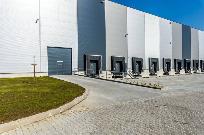 Hala industriala depozitare si productie la 2710 mp De închiriat Hala industriala depozitare si productie la 2710 mp în zona Aradul Nou 1 camera Arad 5