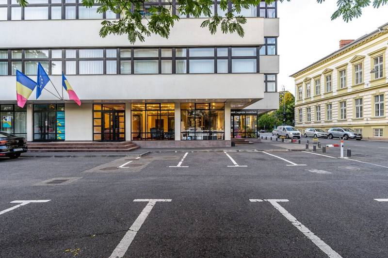Birouri ultracentrale cu pază permanentă 