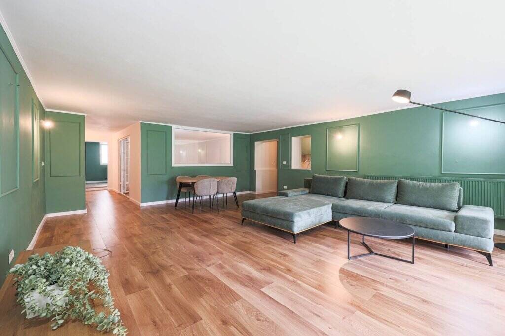 De vânzare Apartament 95 mp pe Iuliu Maniu la casă, curte proprie inchisa în zona Podgoria 2 camere 1 dormitor Arad 1