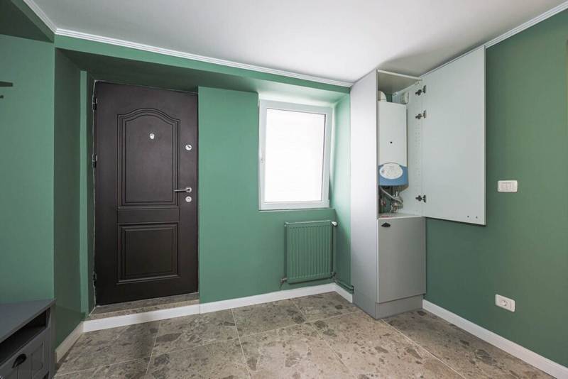 De vânzare Apartament 95 mp pe Iuliu Maniu la casă, curte proprie inchisa în zona Podgoria 2 camere 1 dormitor Arad 3