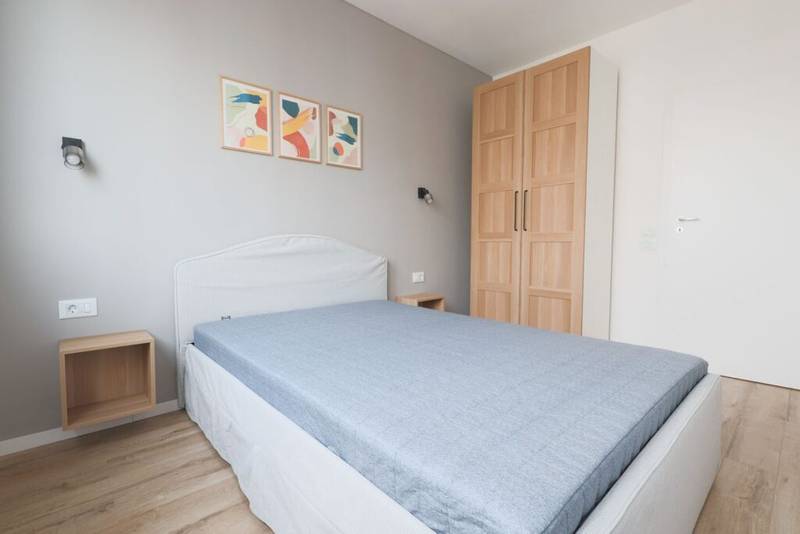 Cel mai spatios apartament ARED 1 bucata disponibila De vânzare Cel mai spatios apartament ARED 1 bucata disponibila în zona Aurel Vlaicu 3 camere 2 dormitoare Arad 5