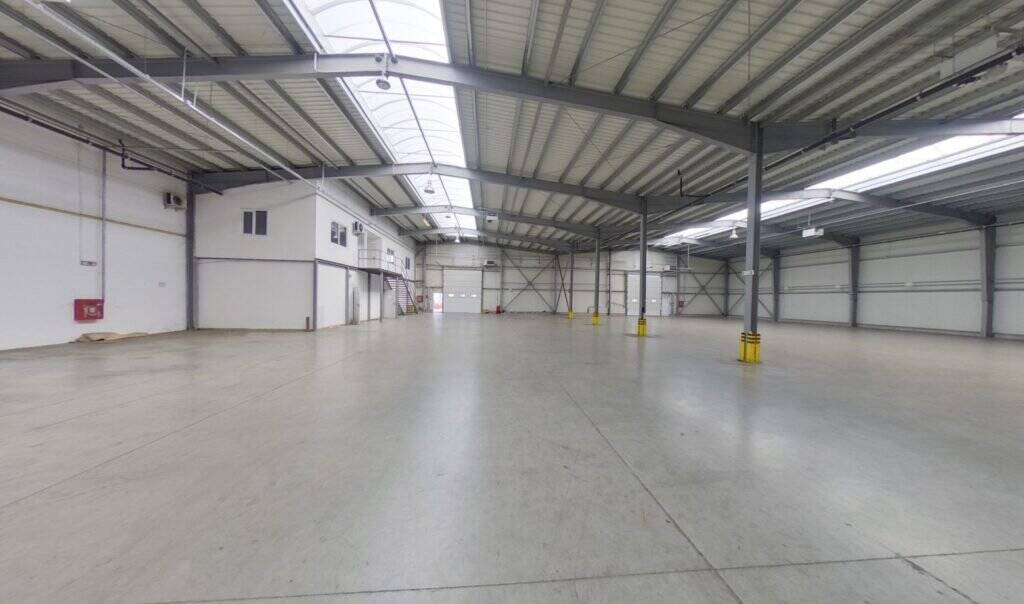 HALA INDUSTRIALA 1770 MP 0% COMISION De vânzare HALA INDUSTRIALA 1770 MP 0% COMISION în zona Sud 2 camere Arad 2