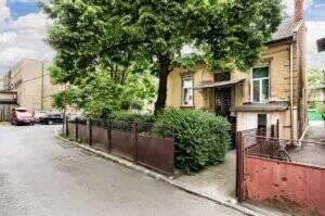 Spațiu ideal pentru birouri sau clinici Fără comision! Spațiu ideal pentru birouri sau clinici în zona Ultracentral 9 camere Arad 7