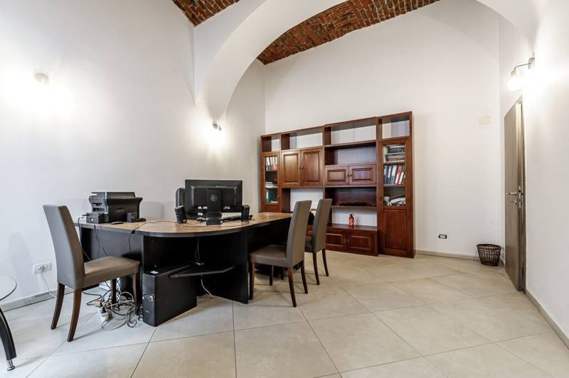 Apartament ultracentral Arad. Pretabil pentru birou. 