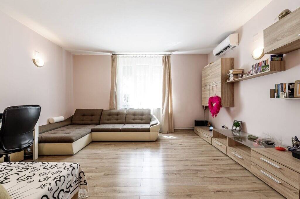 Apartament 2 camere spatios la casa individuala, zona centrala De vânzare Apartament 2 camere spatios la casa individuala, zona centrala în zona Ultracentral 2 camere 1 dormitor Arad 2