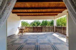 VÂNDUT! Gospodărie superbă, în Mâsca De vânzare Gospodărie superbă, în Mâsca, Ideală pentru 2 familii. în zona Arad 7 camere 5 dormitoare Arad 3