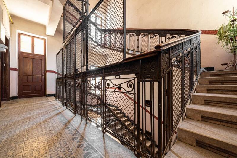 Bijuterie arhitecturală cu istorie. Confort modern, Ultracentral. 