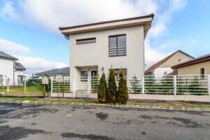 De vânzare Casă modernă, elegantă cu spațiu pentru întreaga familie! Comision 0%! în zona Gai 4 camere 3 dormitoare Arad 2