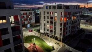 Investește în viitorul tău: Apartament premium lângă Atrium Mall De vânzare Investește în viitorul tău: Apartament premium lângă Atrium Mall în zona UTA 2 camere 1 dormitor Arad 2