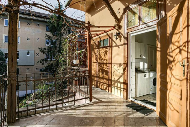 REZERVAT Apartament clasic cu 3 camere zona Podgoria De vânzare REZERVAT Apartament clasic cu 3 camere zona Podgoria în zona Ultracentral 3 camere 2 dormitoare Arad 3