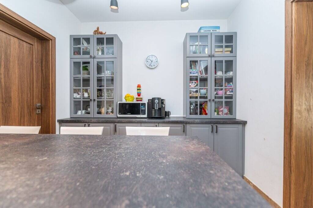 Vila premium cu teren generos! Confort și eficienta in Sanleani De vânzare Vila premium cu teren generos! Confort și eficienta in Sanleani în zona Arad 4 camere 3 dormitoare Arad 7