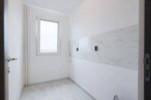 Apartament 2 camere, renovat și disponibil imediat în Fortuna/Vlaicu De vânzare Apartament 2 camere, renovat si disponibil imediat in Fortuna/Vlaicu în zona Fortuna 2 camere 1 dormitor Arad 4