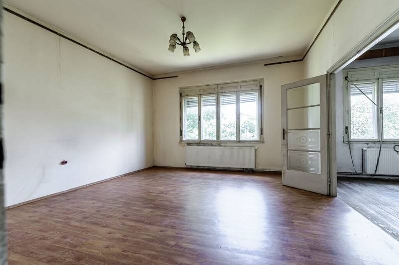 De vânzare REPOZIȚIONARE PREȚ! Casă pe strada Dorobanți, Pârneava. în zona Parneava 5 camere 3 dormitoare Arad 3