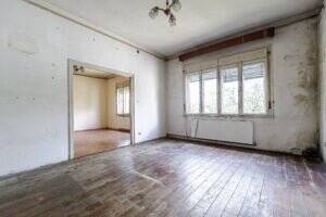De vânzare REPOZIȚIONARE PREȚ! Casă pe strada Dorobanți, Pârneava. în zona Parneava 5 camere 3 dormitoare Arad 6