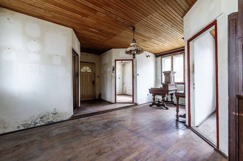 De vânzare REPOZIȚIONARE PREȚ! Casă pe strada Dorobanți, Pârneava. în zona Parneava 5 camere 3 dormitoare Arad 8