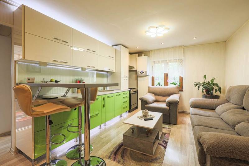 Acasă e locul unde creezi amintiri. Apartament cu 2 dormitoare. De vânzare Acasă e locul unde creezi amintiri. Apartament cu 2 dormitoare. în zona Alfa 2 camere 2 dormitoare Arad 1
