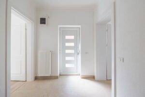 Apartament 2 camere renovat complet – str. Mărășești De vânzare Apartament 2 camere renovat complet – str. Mărășești în zona Central 2 camere 1 dormitor Arad 1