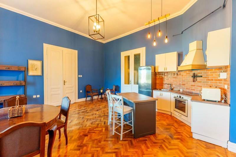 Apartament 3 camere | 2 dormitoare | Ultracentral | 0% comision De închiriat Apartament 3 camere | 2 dormitoare | Ultracentral | 0% comision în zona Ultracentral 3 camere 2 dormitoare Arad 3