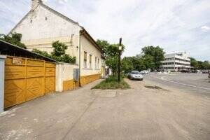 Casă cu potențial comercial,  lângă Spitalul Județean Arad. De vânzare Casă cu potențial comercial,  lângă Spitalul Județean Arad. în zona Parneava 5 camere 3 dormitoare Arad 2