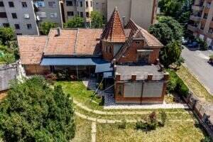 Proprietate cu teren generos în cea mai râvnită zonă a Aradului De vânzare Proprietate cu teren generos în cea mai râvnită zonă a Aradului în zona Romanilor 4 camere 3 dormitoare Arad 1