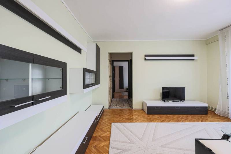 De vânzare Apartament cu 2 camere la cheie, situat central în zona Central 2 camere 1 dormitor Arad 6