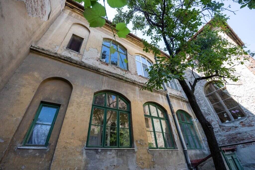 De vânzare Proprietate REZERVATĂ! Locație de exceptie în zona Ultracentral 4 camere 3 dormitoare Arad 10