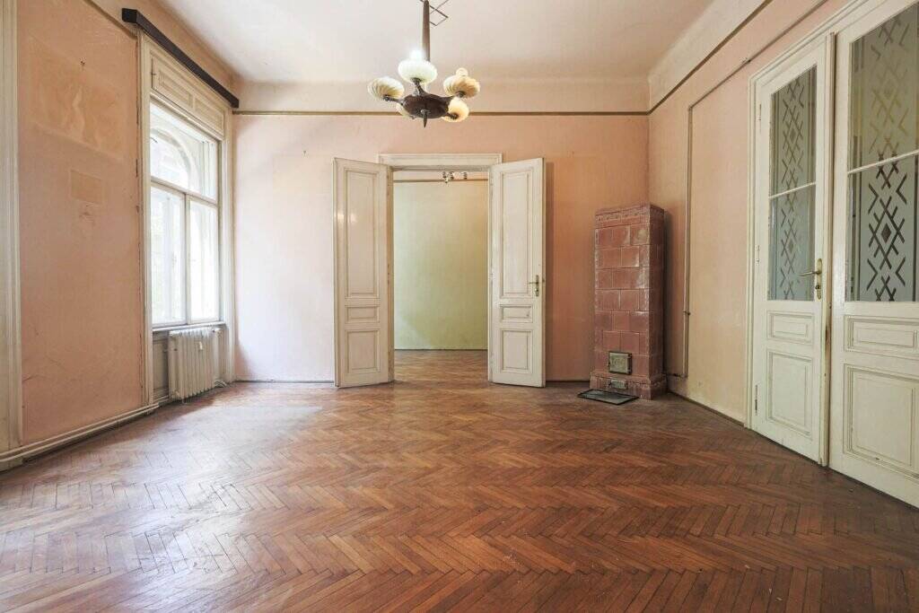 De vânzare Proprietate REZERVATĂ! Locație de exceptie în zona Ultracentral 4 camere 3 dormitoare Arad 4