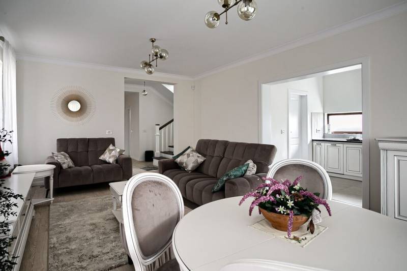 De vânzare Vila premium la cheie in Subcetate în zona Subcetate 4 camere 3 dormitoare Arad 13