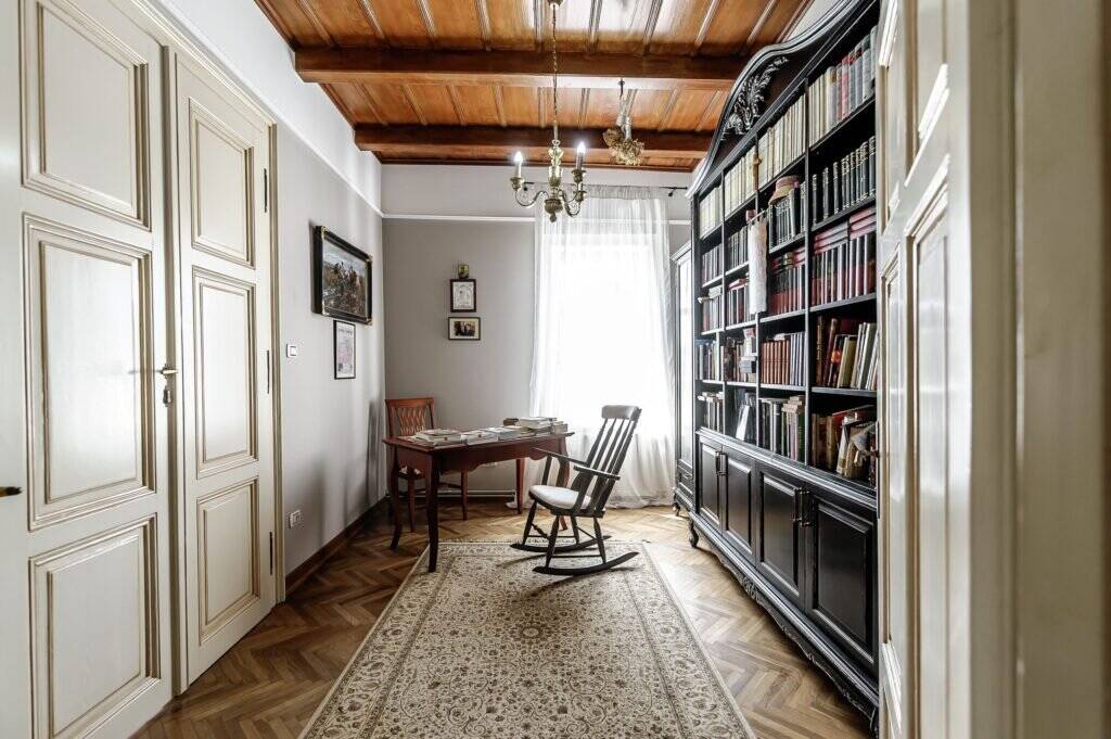 De vânzare Visezi la o proprietate unică, plină de istorie și farmec? în zona Arad 4 camere 2 dormitoare Arad 10